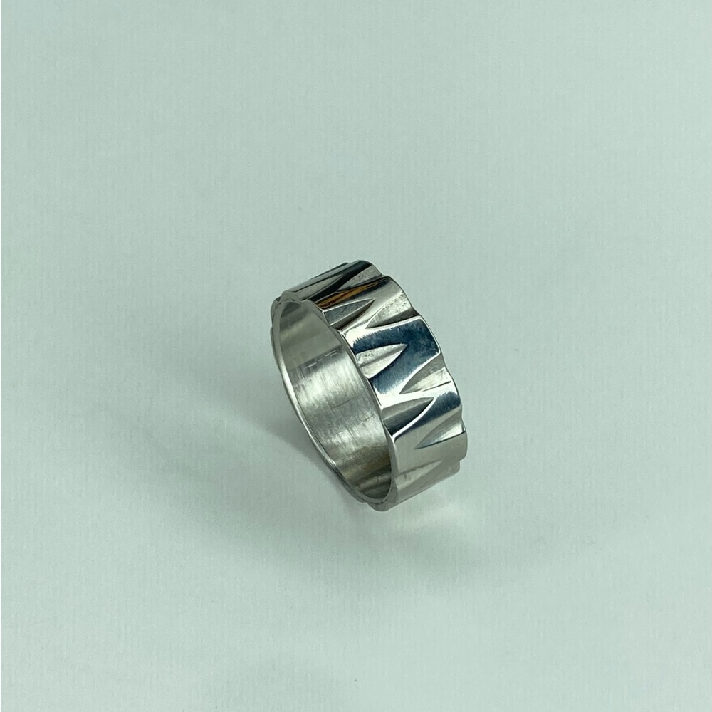 Chic Silver Textured Ring